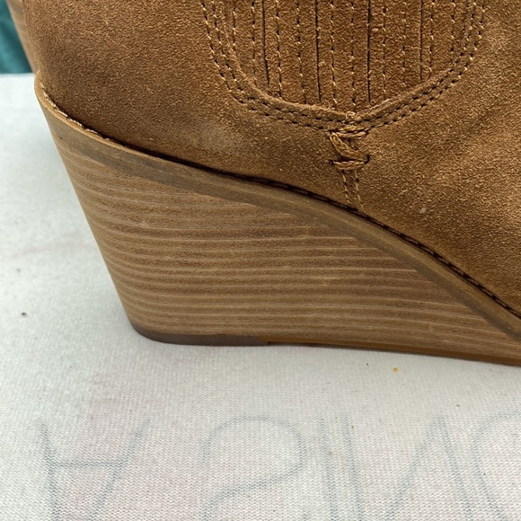 Gorgeous NWT Frye and Co. Women's Kaye Chelsea Boot‎ - Picture 4 of 11